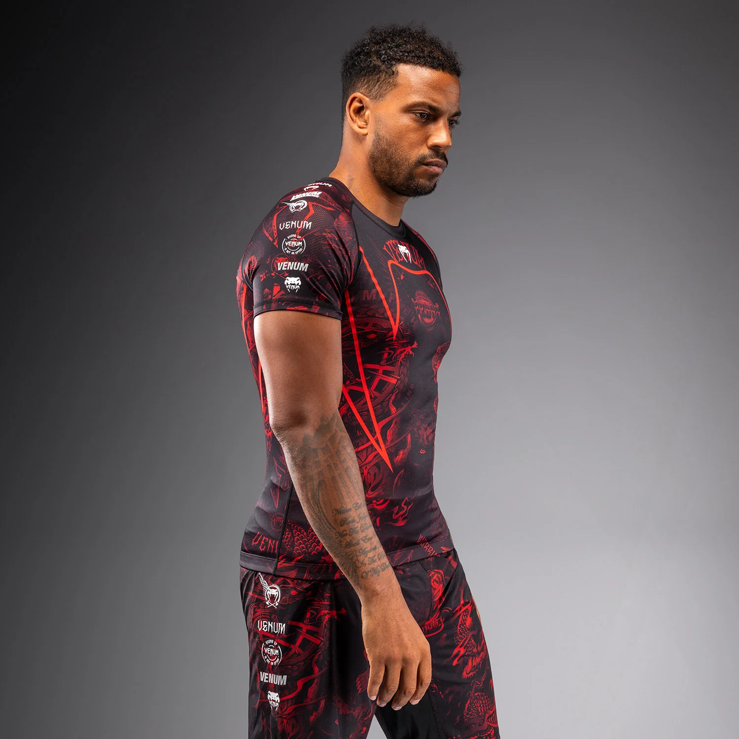 Venum 20th Anniversary Short Sleeve Rashguard - Black/Red - Image 3