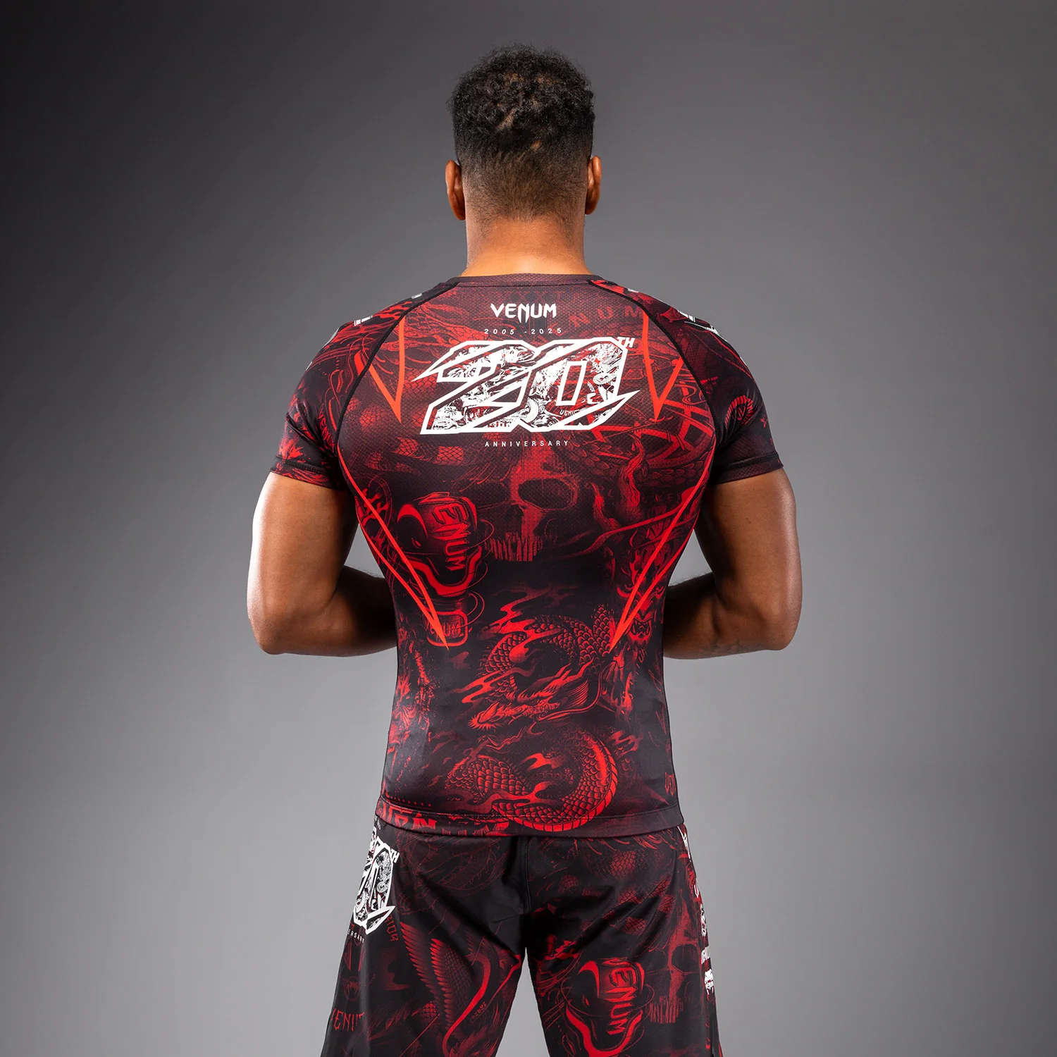Venum 20th Anniversary Short Sleeve Rashguard - Black/Red - Image 4