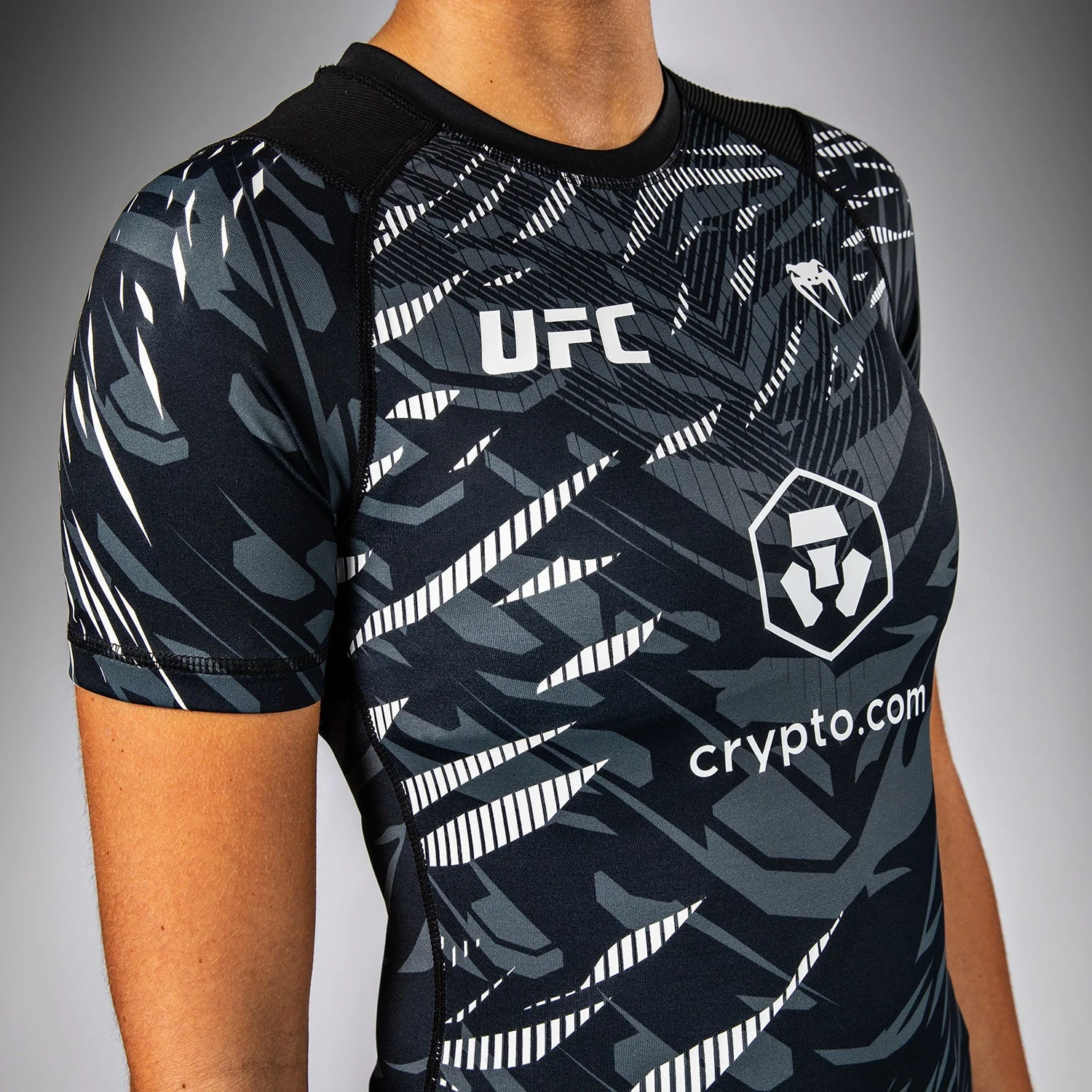 UFC Fusion by Venum Authentic Fight Night Women’s Performance Short Sleeve Rashguard - Black - Image 6