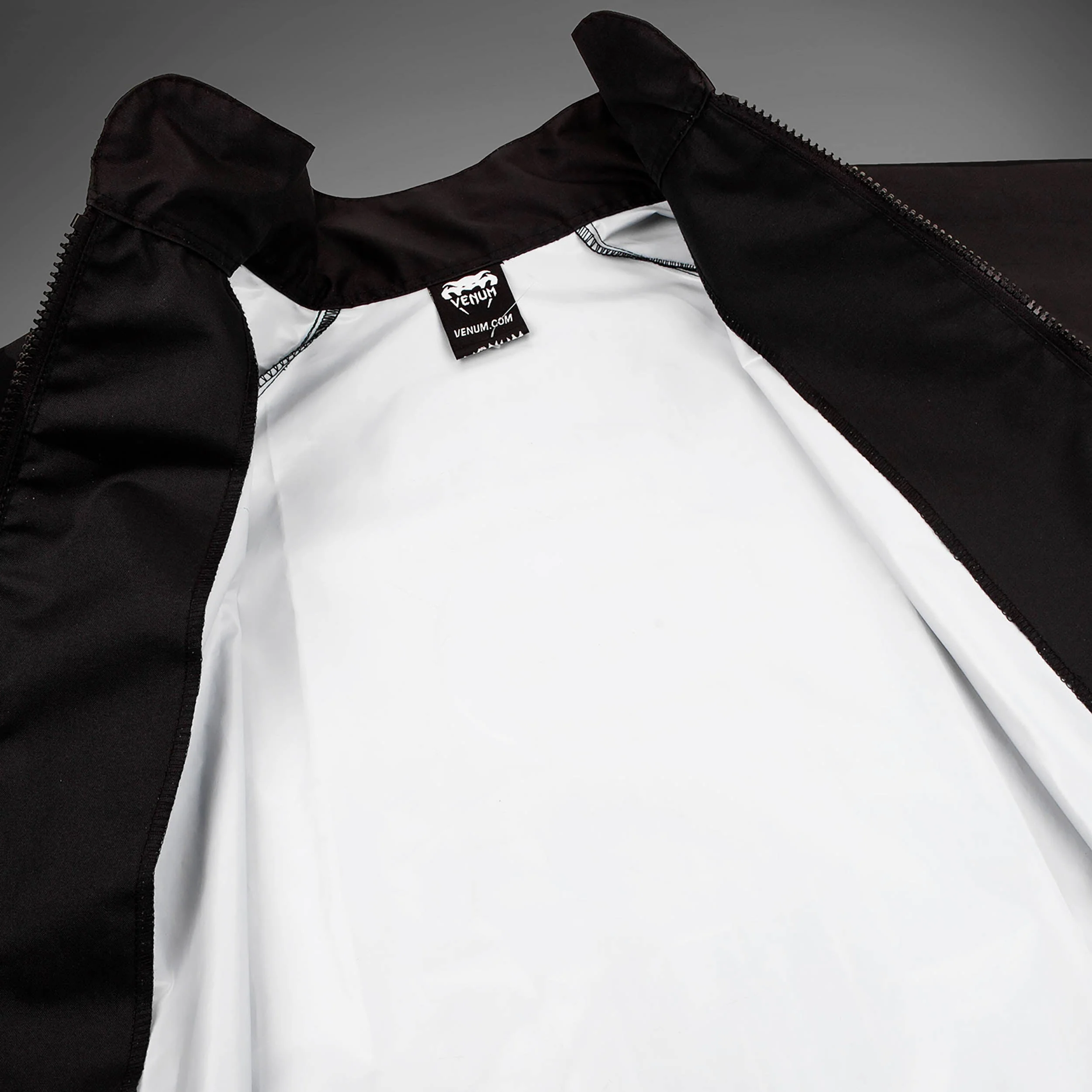 Venum Sauna Suit Giant - Black - Image 10