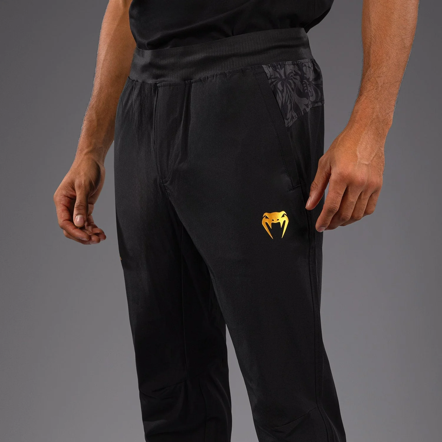 Venum x Topuria Unmatched Edition Joggers - Black/Gold - Image 6